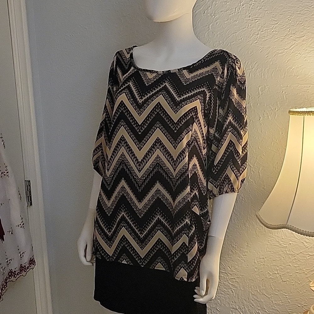 VTG LIVING DOLL Zigzag Chevron  Balloon Elbow Sleeve Chiffon Blouse - Picture 2 of 6